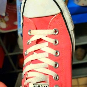 Converse tennis shoes